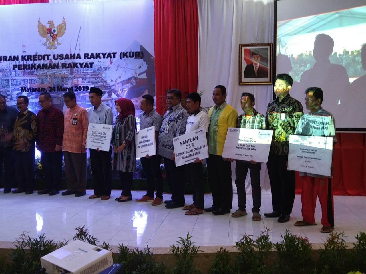 Askrindo Syariah : Penyerahan Bantuan CSR kepada Kelompok Hasil Perikanan di Mataram