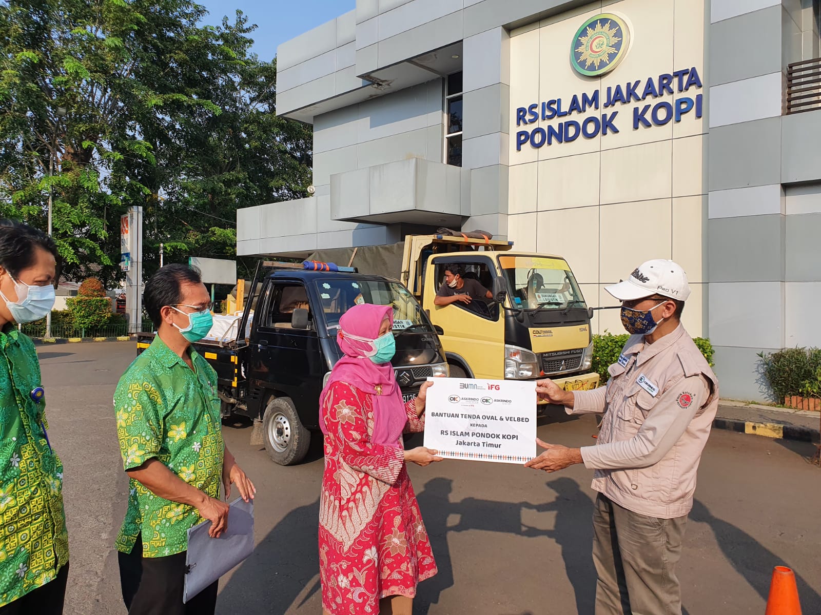 Askrindo Syariah Serahkan Bantuan di Rumah Sakit Jakarta