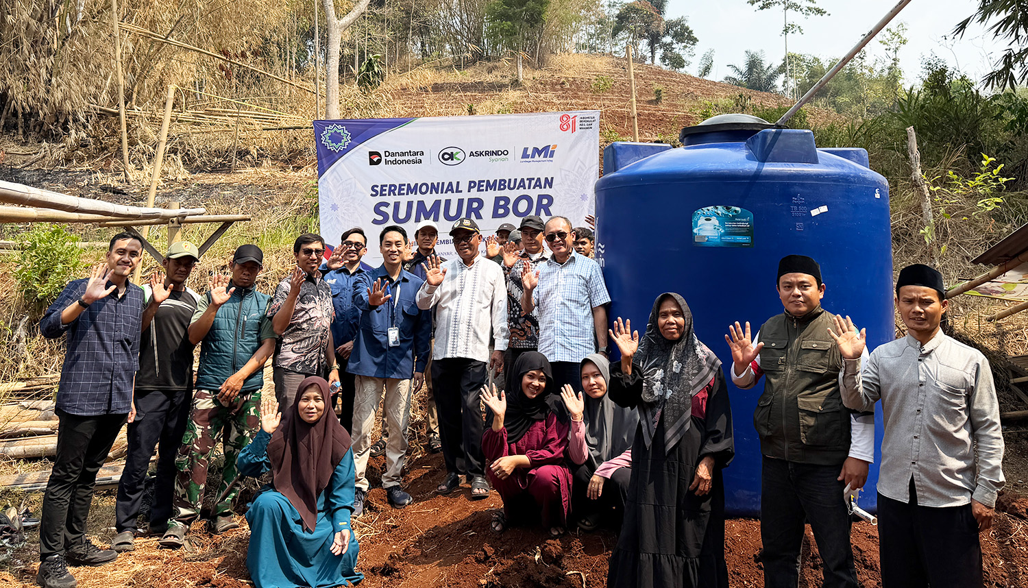 Askrindo Syariah Salurkan Bantuan Pembangunan Sumur Bor di Bandung Barat