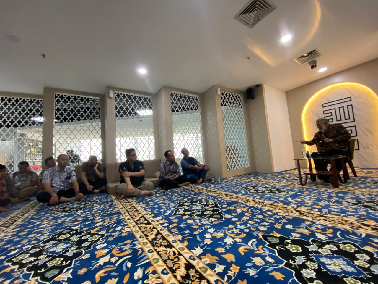 Askrindo Syariah Gelar Tausiah Jumat Bertema Mahabbatun Nabi