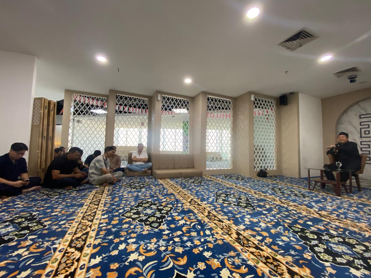 Askrindo Syariah Gelar Tausiah Jumat Rutin, Bahas Ciri Pengikut Setia Rasulullah SAW