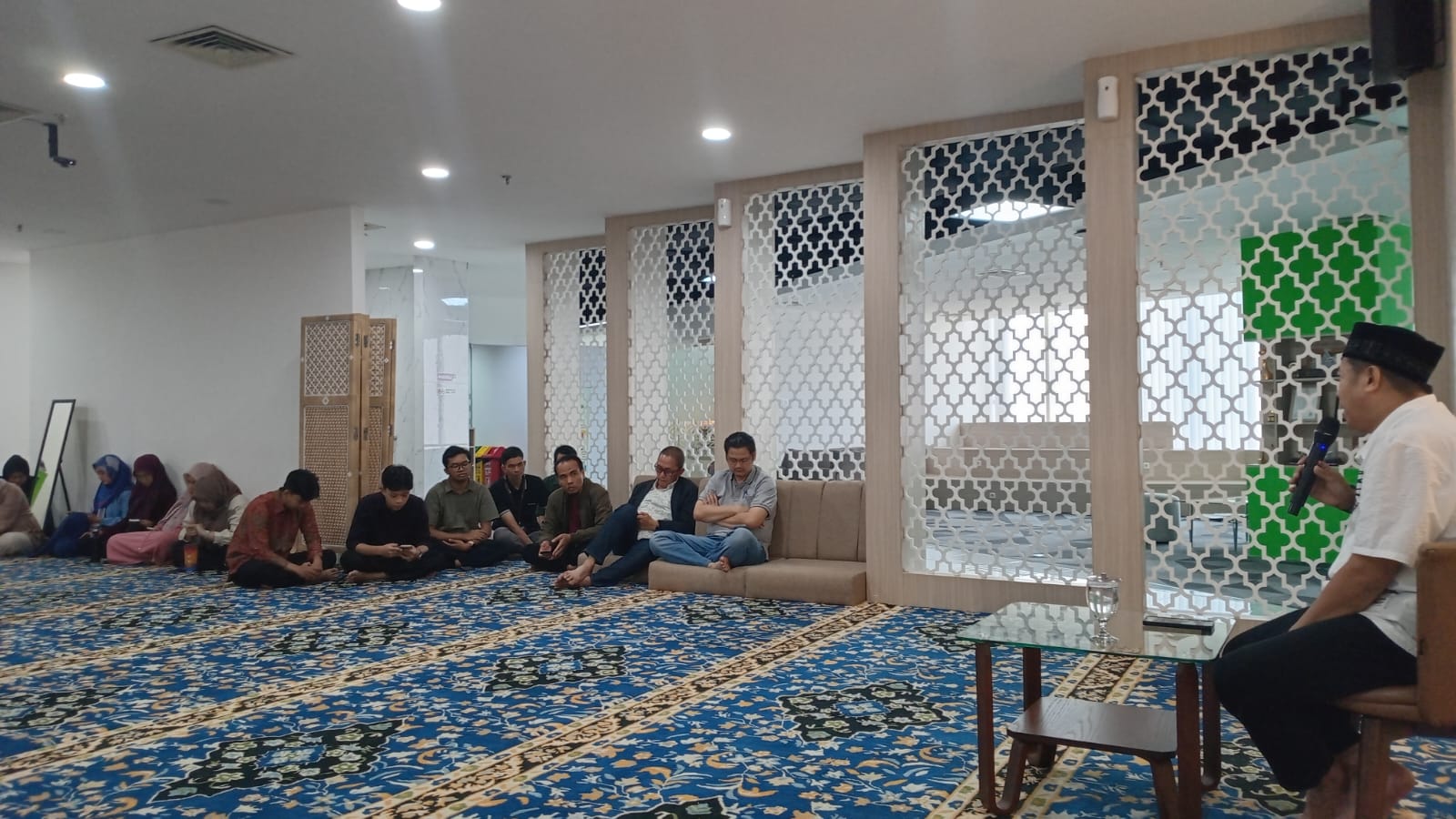 Askrindo Syariah Gelar Tausiah Jumat Rutin Bertema Seni Menikmati Hidup