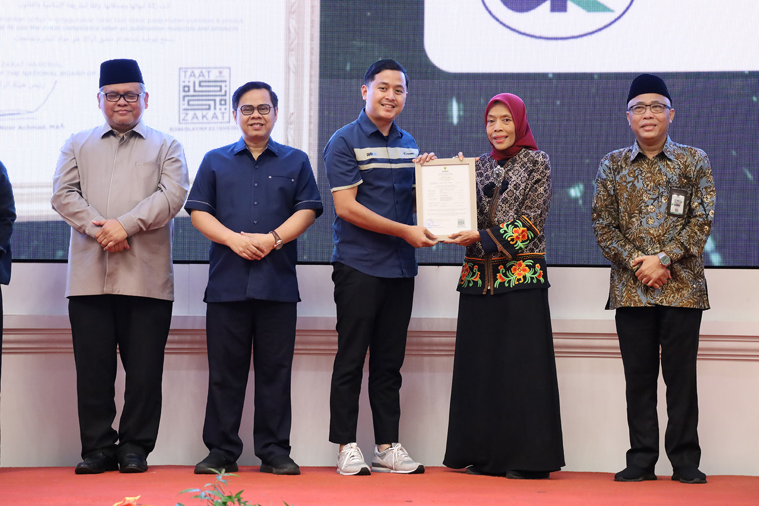 Askrindo Syariah Terima Sertifikat Label Taat Zakat dari BAZNAS RI