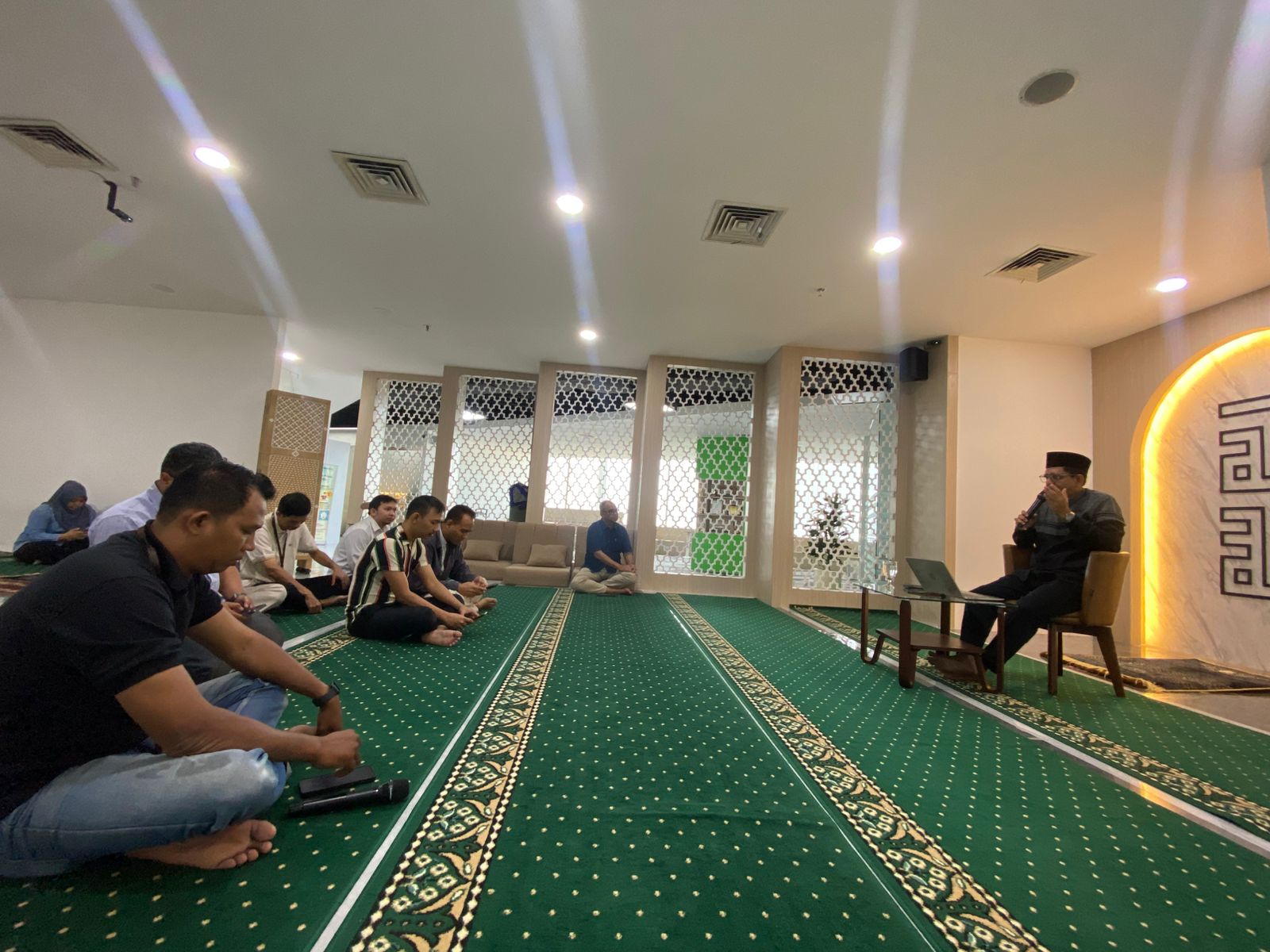 Askrindo Syariah Gelar Tausiyah Jumat Rutin di Kantor Pusat